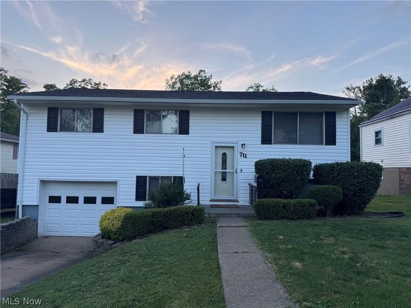 711 E Montgomery Street, Marietta, OH 45750 Photo 1