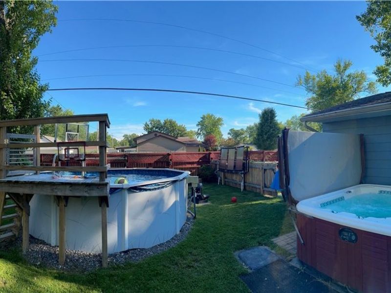 693 Hollywood Avenue, Sheffield, OH 44054 Photo 10