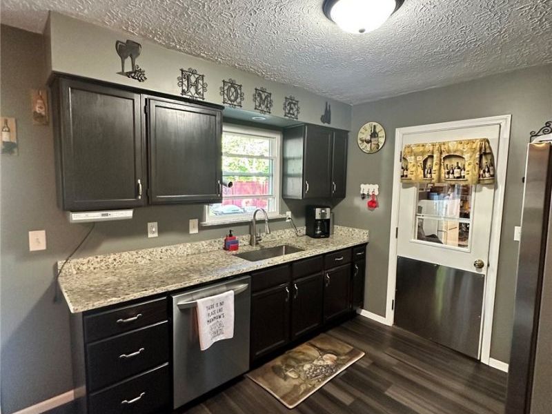 693 Hollywood Avenue, Sheffield, OH 44054 Photo 13