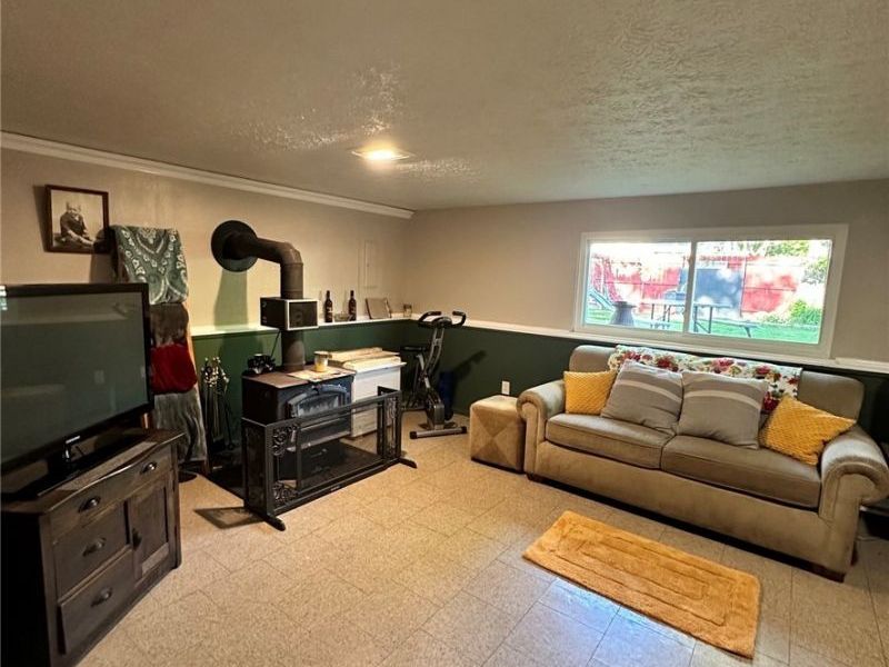 693 Hollywood Avenue, Sheffield, OH 44054 Photo 28