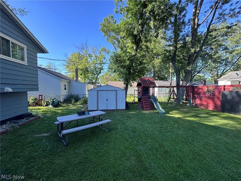 693 Hollywood Avenue, Sheffield, OH 44054 Photo 4