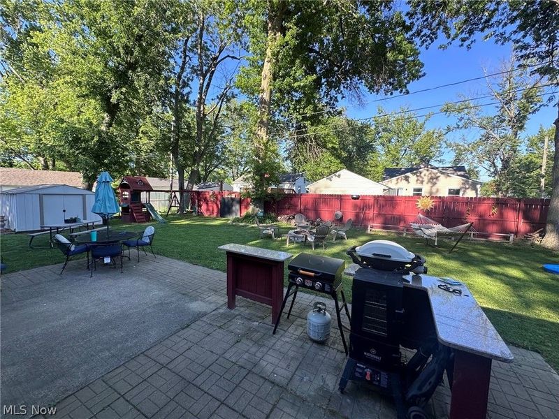 693 Hollywood Avenue, Sheffield, OH 44054 Photo 9
