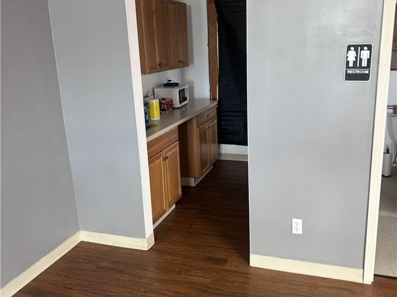 9815 Lorain Avenue, Cleveland, OH 44102 Photo 18