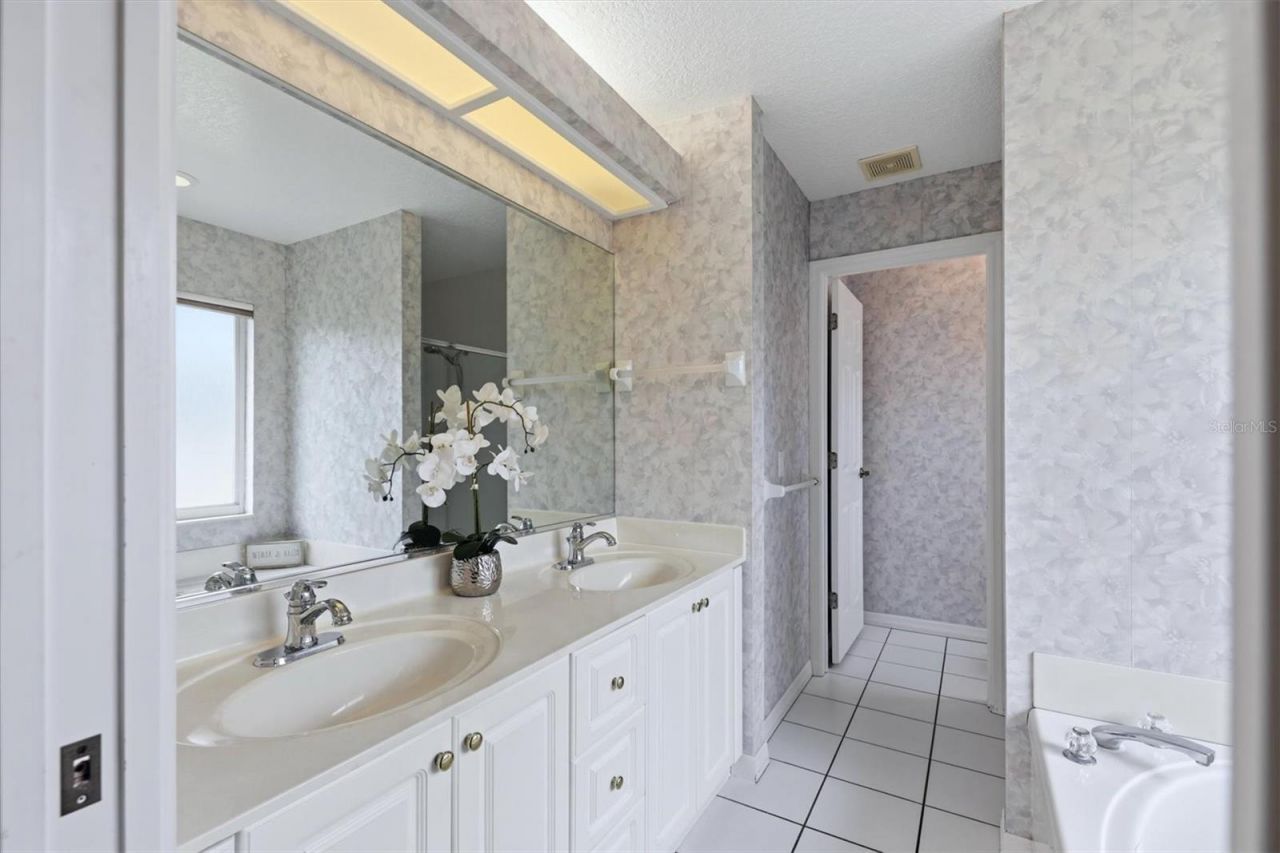2404 50th Drive E, Bradenton, FL 34203 Photo