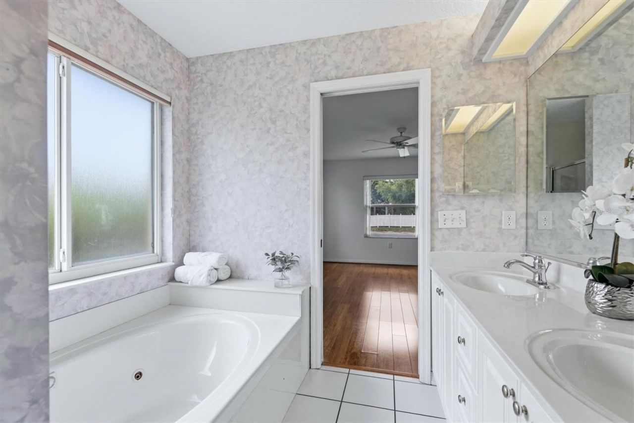 2404 50th Drive E, Bradenton, FL 34203 Photo