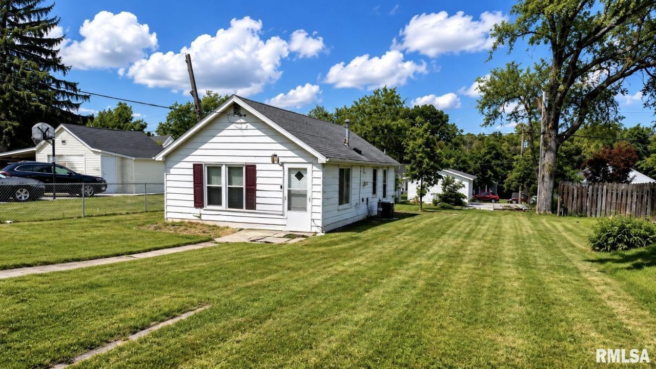 565 Roosevelt Street, Creve Coeur, IL 61610 Main Photo