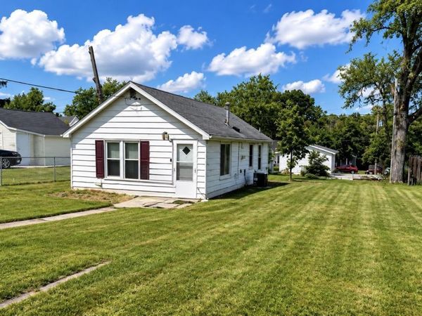 565 ROOSEVELT Street, Creve Coeur, IL 61610