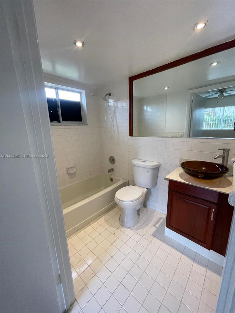 2925 W 80th St , Unit 101, Hialeah, FL 33018 Photo