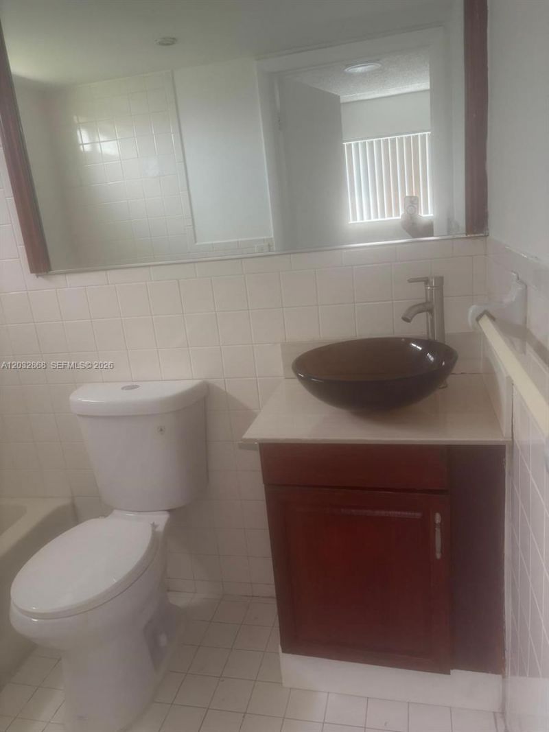 2925 W 80th St , Unit 101, Hialeah, FL 33018 Photo