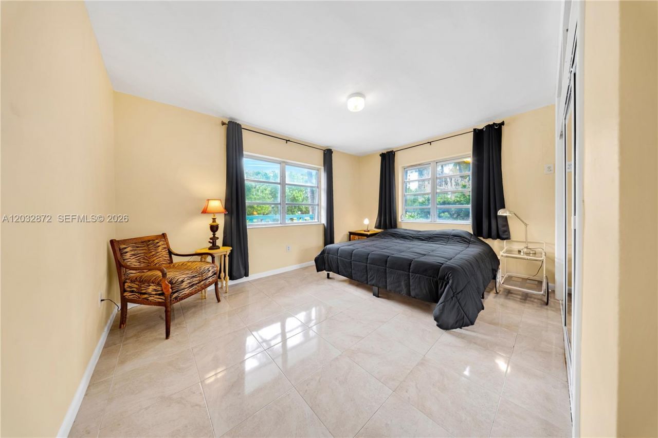 260 Ocean Dr , Unit 12A, Miami Beach, FL 33139 Photo