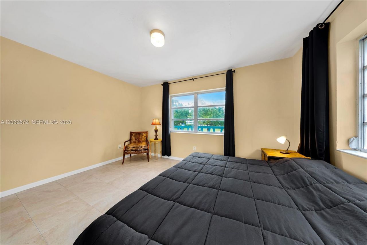260 Ocean Dr , Unit 12A, Miami Beach, FL 33139 Photo