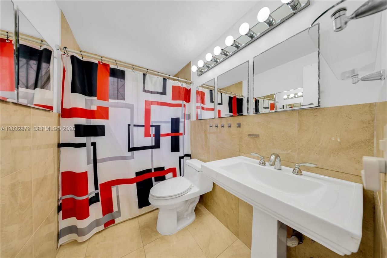 260 Ocean Dr , Unit 12A, Miami Beach, FL 33139 Photo