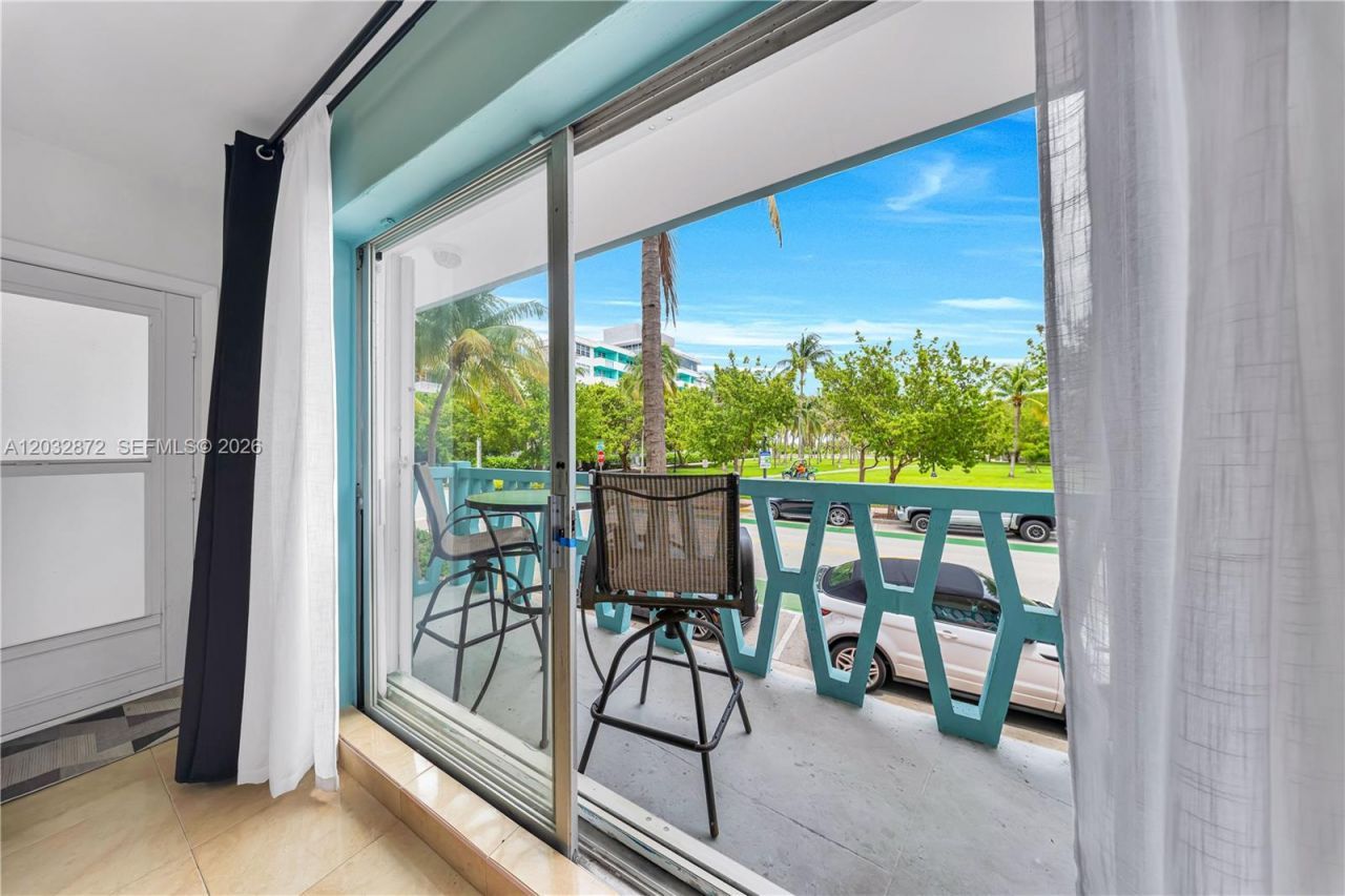 260 Ocean Dr , Unit 12A, Miami Beach, FL 33139 Photo