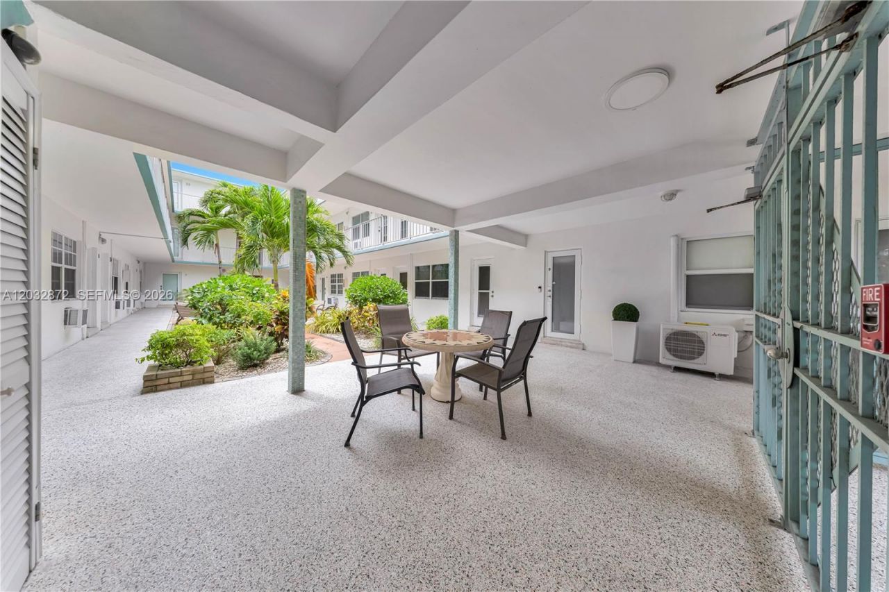 260 Ocean Dr , Unit 12A, Miami Beach, FL 33139 Photo