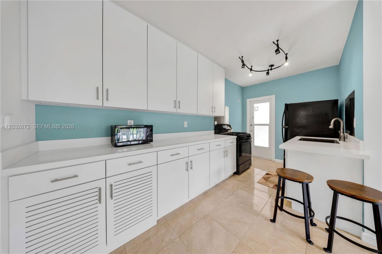 260 Ocean Dr , Unit 12A, Miami Beach, FL 33139 Photo