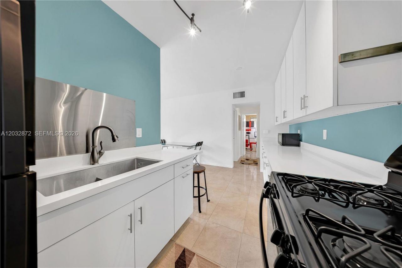 260 Ocean Dr , Unit 12A, Miami Beach, FL 33139 Photo