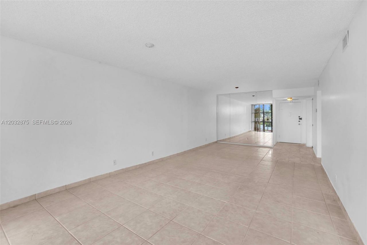 1000 Parkview Dr , Unit 229, Hallandale Beach, FL 33009 Photo