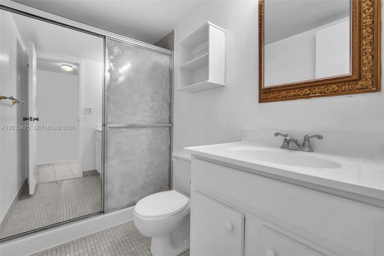 1000 Parkview Dr , Unit 229, Hallandale Beach, FL 33009 Photo
