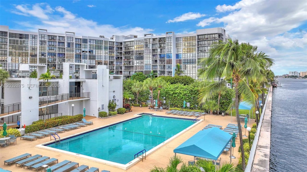 1000 Parkview Dr , Unit 229, Hallandale Beach, FL 33009 Photo