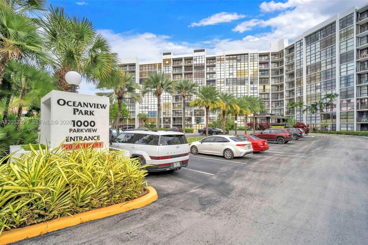 1000 Parkview Dr , Unit 229, Hallandale Beach, FL 33009 Photo