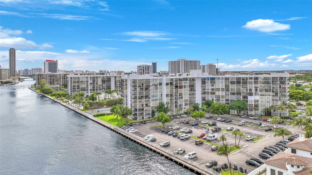 1000 Parkview Dr , Unit 229, Hallandale Beach, FL 33009 Photo