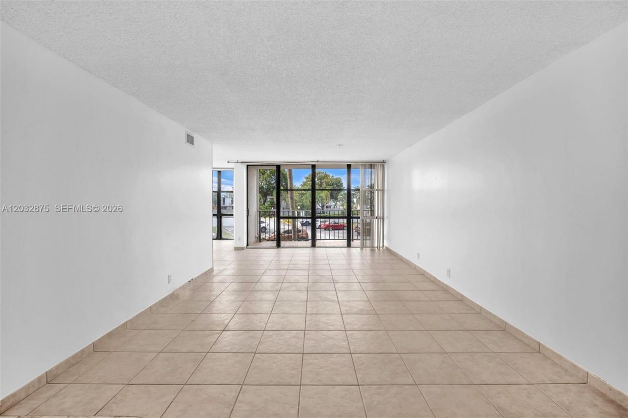 1000 Parkview Dr , Unit 229, Hallandale Beach, FL 33009 Photo