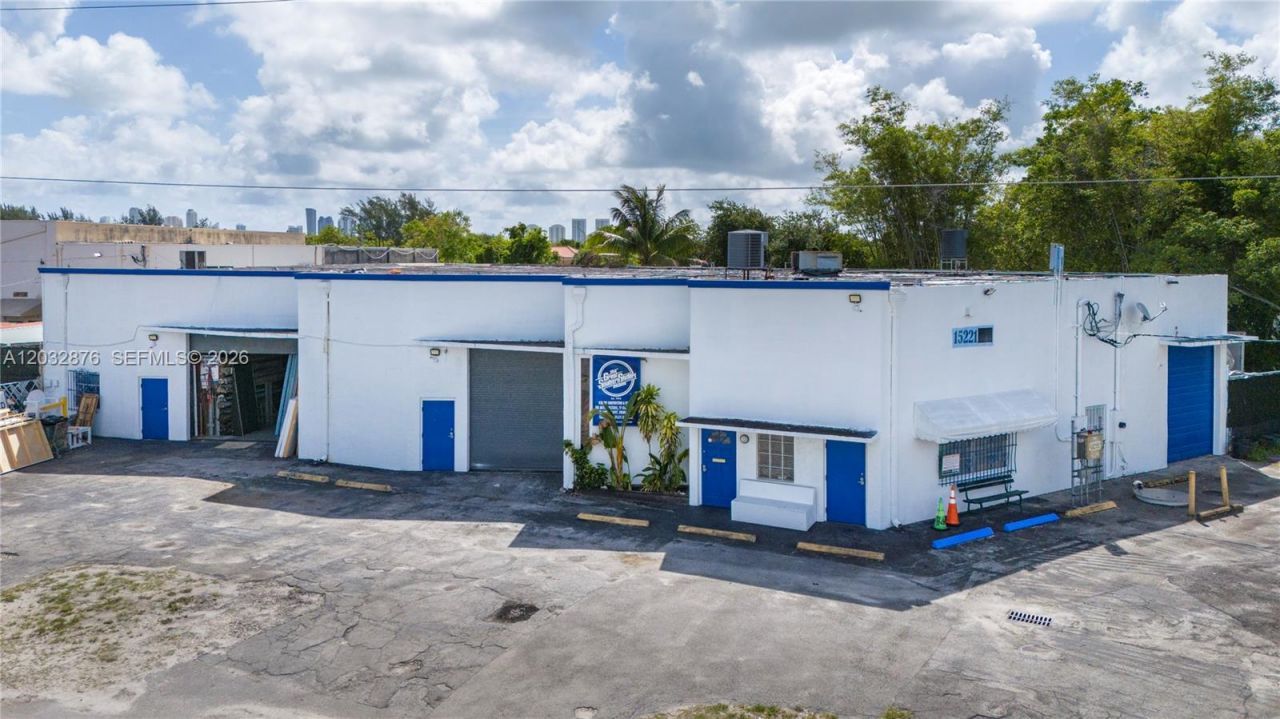 15221 NE 21st Ave , North Miami Beach, FL 33162 Photo