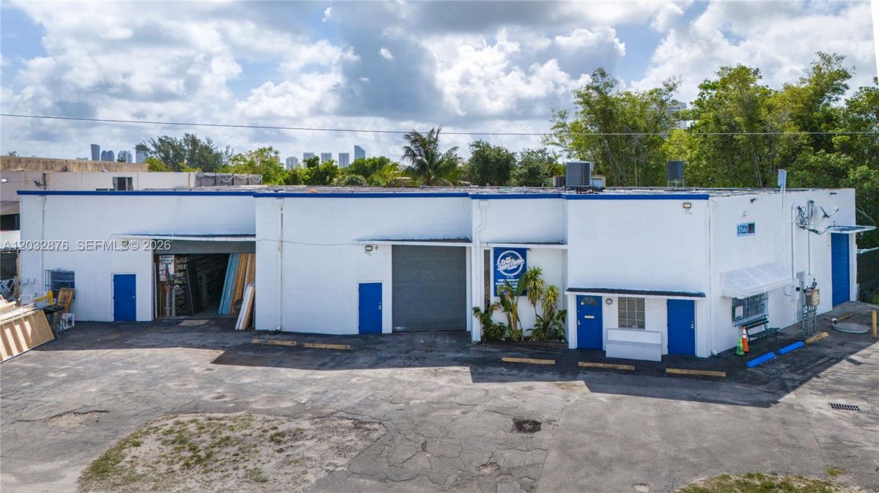 15221 NE 21st Ave , North Miami Beach, FL 33162 Photo