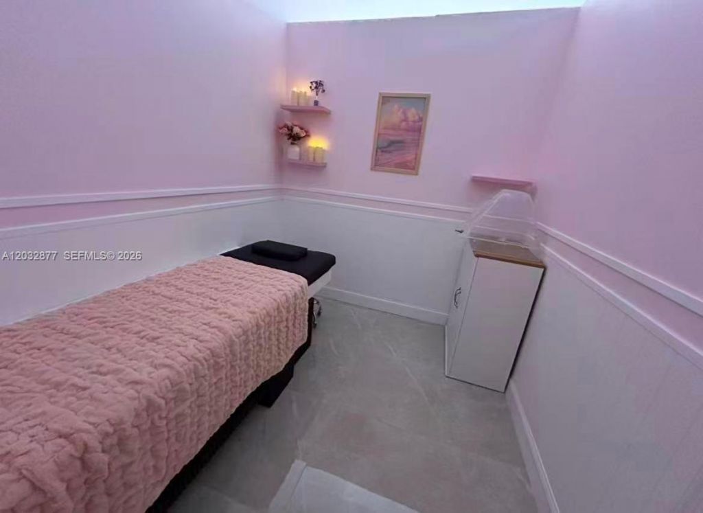 Stirling Rd, Davie, FL 33314 Photo