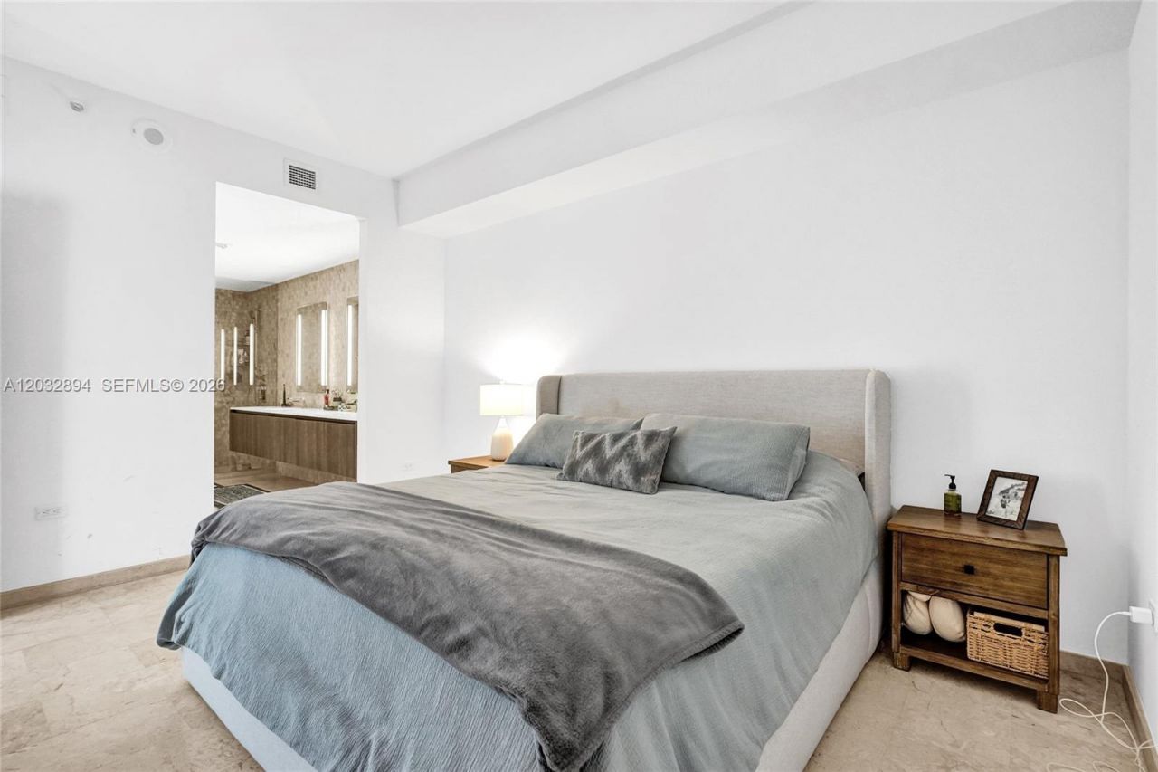 88 SW 7th St , Unit 2210, Miami, FL 33130 Photo