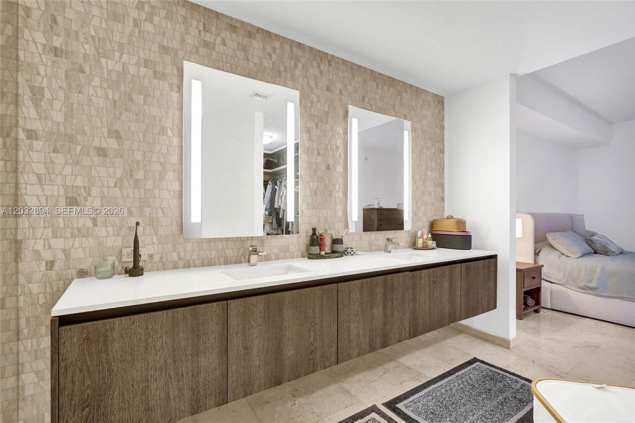 88 SW 7th St , Unit 2210, Miami, FL 33130 Photo