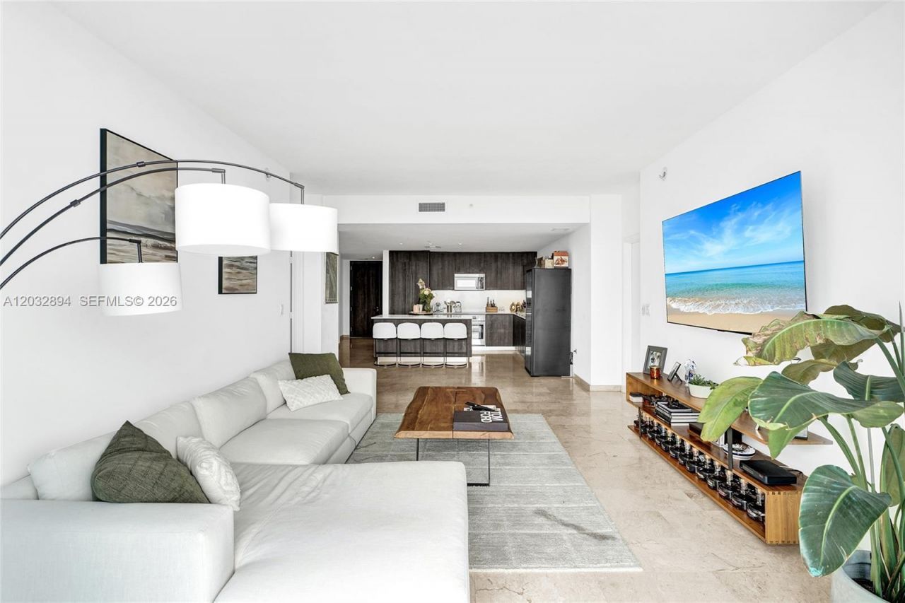 88 SW 7th St , Unit 2210, Miami, FL 33130 Photo