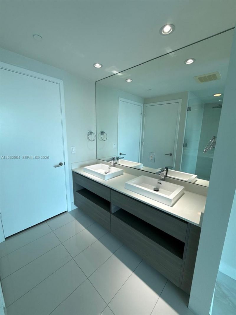 460 NE 28th St, Unit 1907, Miami, FL 33137 Photo