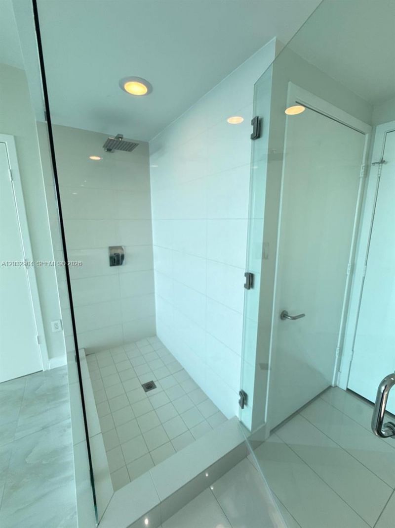 460 NE 28th St, Unit 1907, Miami, FL 33137 Photo
