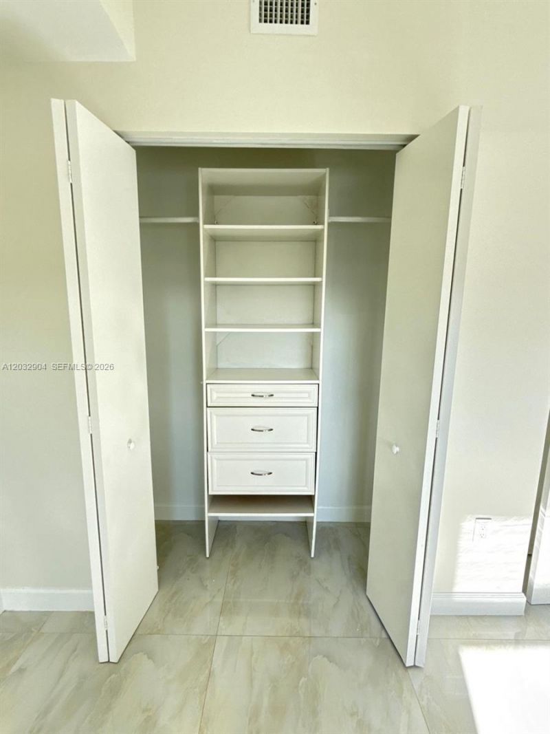 460 NE 28th St, Unit 1907, Miami, FL 33137 Photo