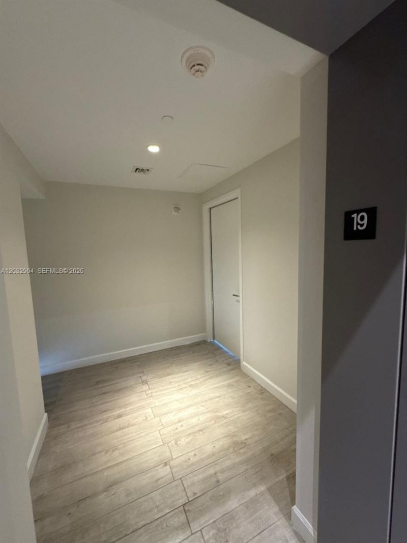 460 NE 28th St, Unit 1907, Miami, FL 33137 Photo