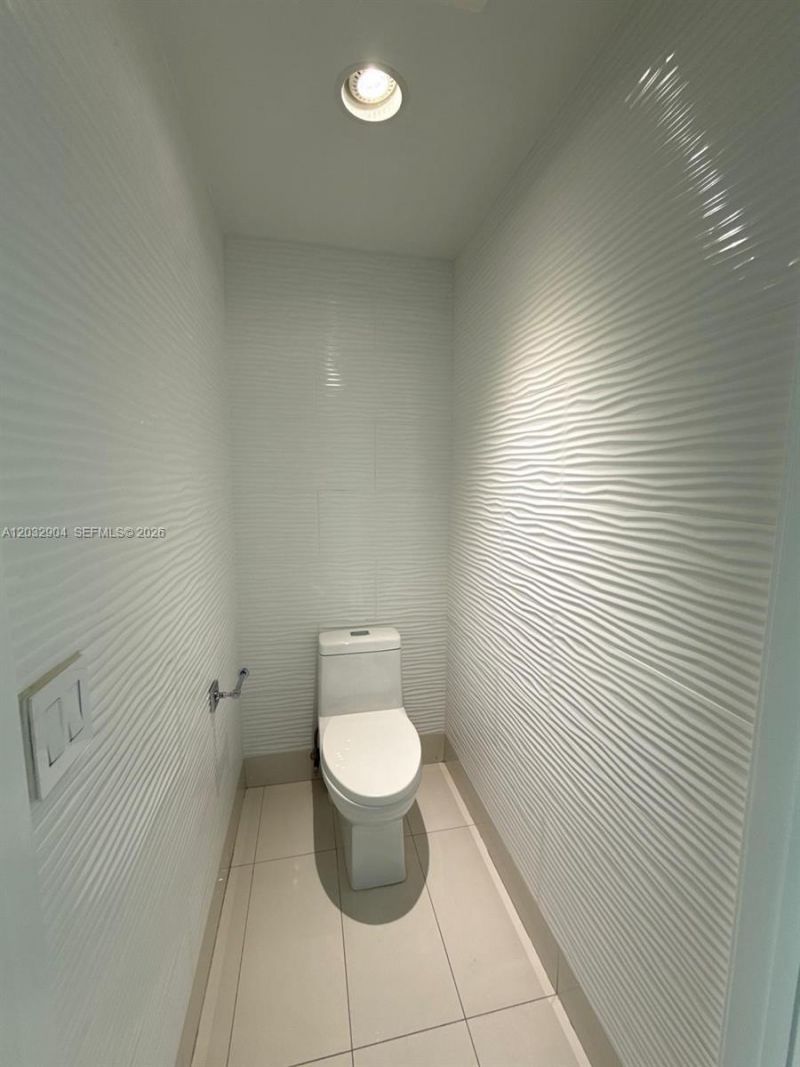 460 NE 28th St, Unit 1907, Miami, FL 33137 Photo