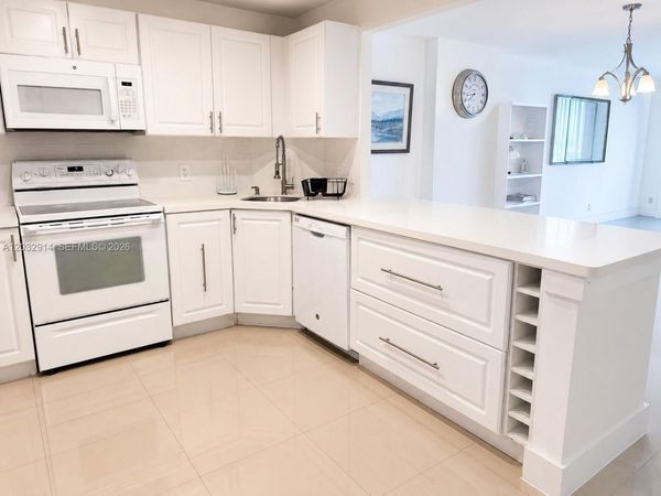 1865 S Ocean Dr , Unit 8I, Hallandale Beach, FL 33009