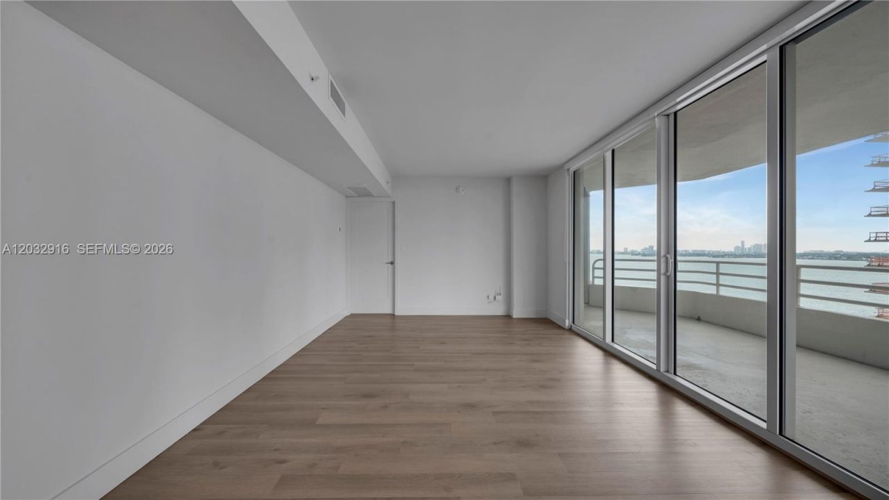 555 NE 34th St , Unit 2607, Miami, FL 33137 Photo