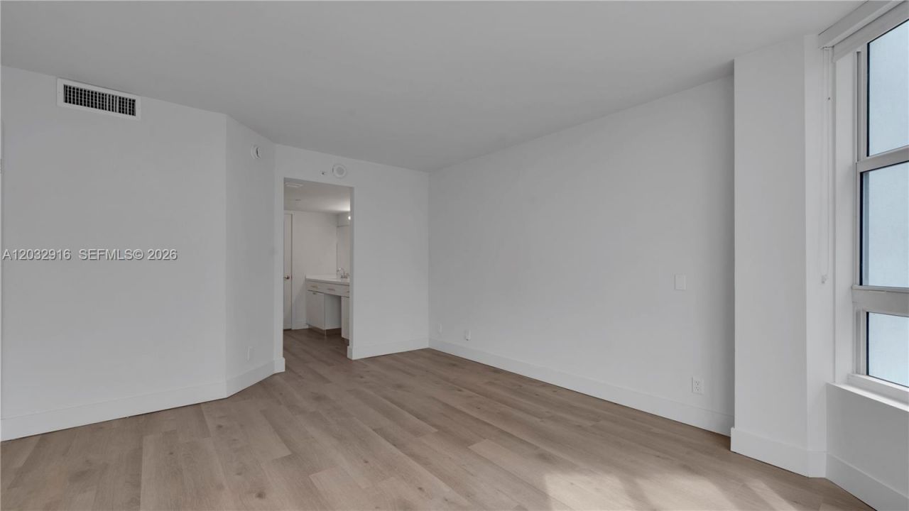 555 NE 34th St , Unit 2607, Miami, FL 33137 Photo