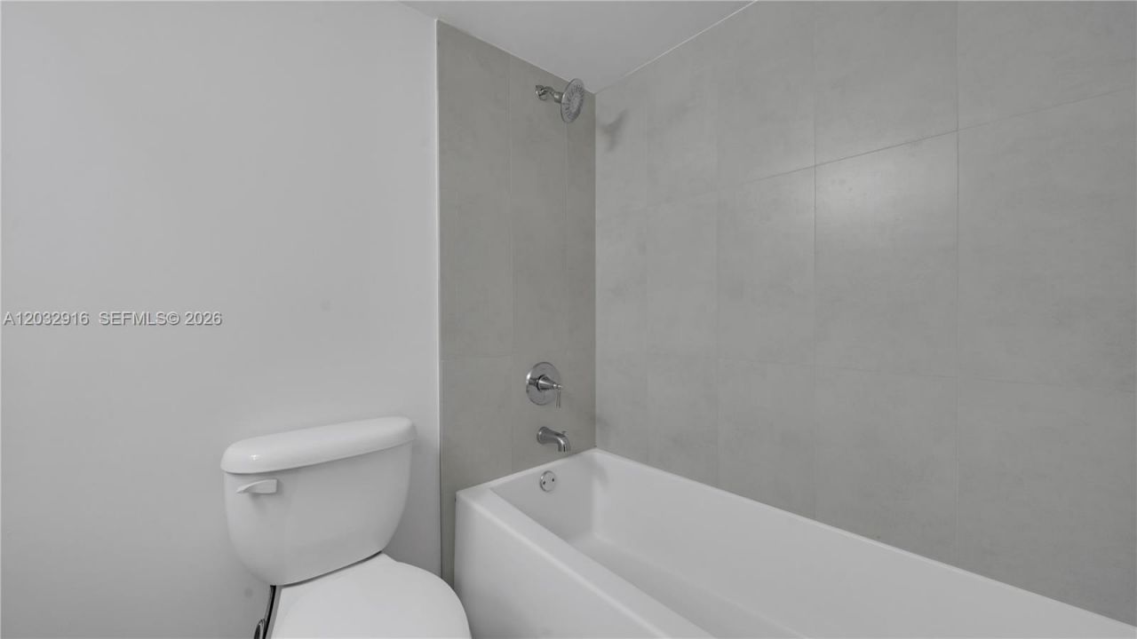 555 NE 34th St , Unit 2607, Miami, FL 33137 Photo