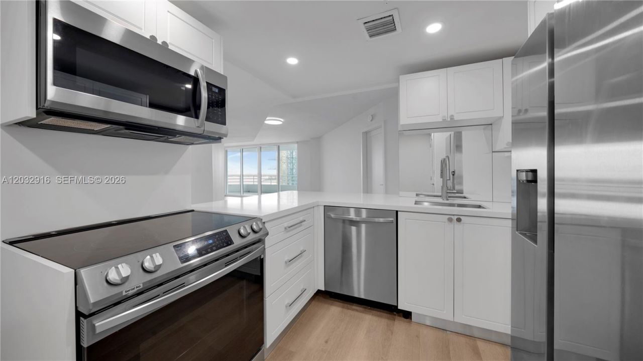 555 NE 34th St , Unit 2607, Miami, FL 33137 Photo