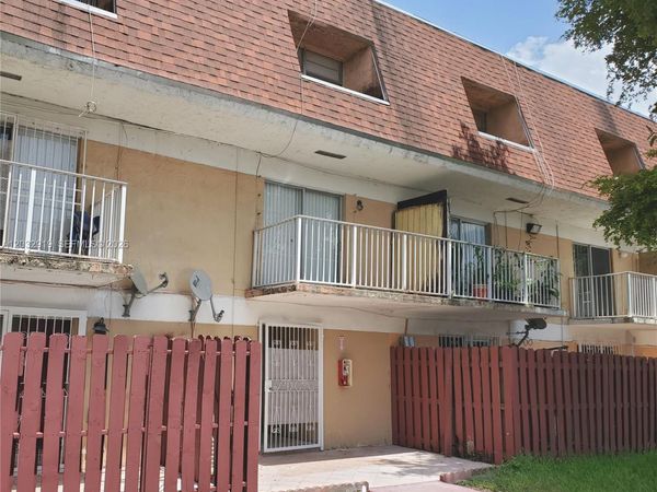 250 NW 107th Ave , Unit 106, Miami, FL 33172