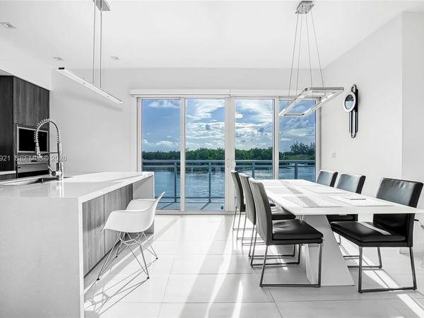 Unit 2N, Hollywood, FL 33019