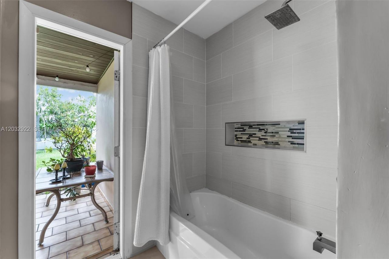14061 SW 39th St , Miami, FL 33175 Photo