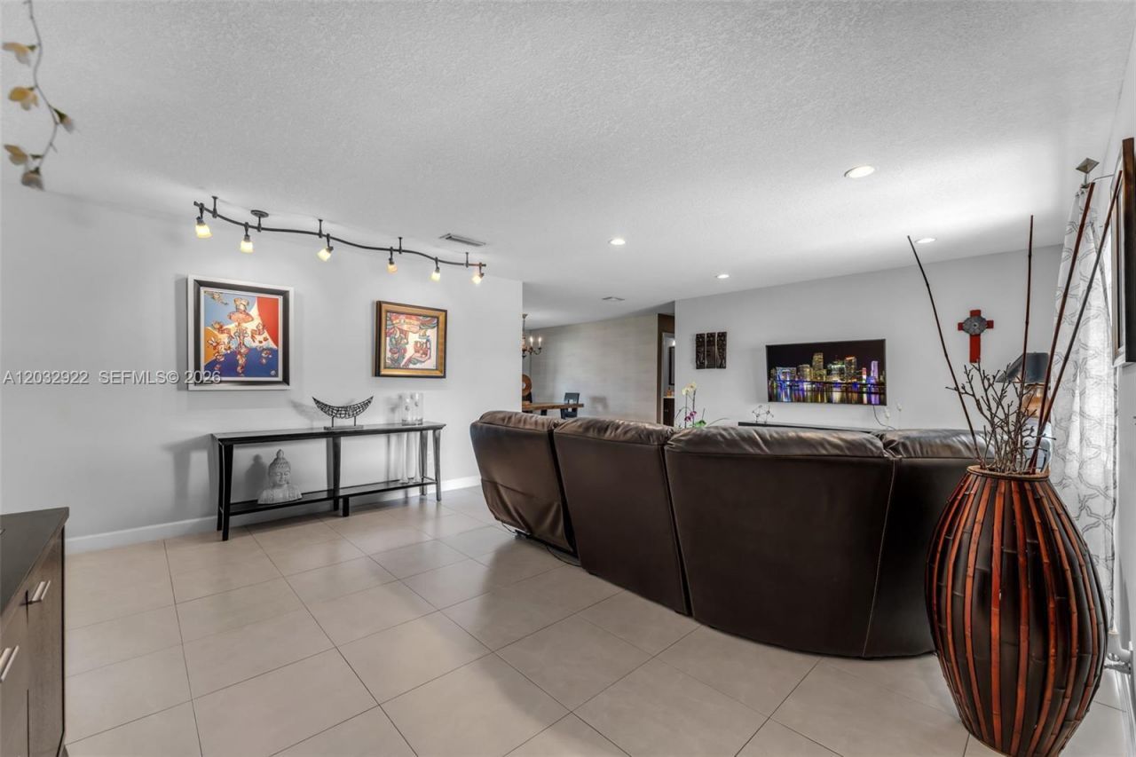 14061 SW 39th St , Miami, FL 33175 Photo