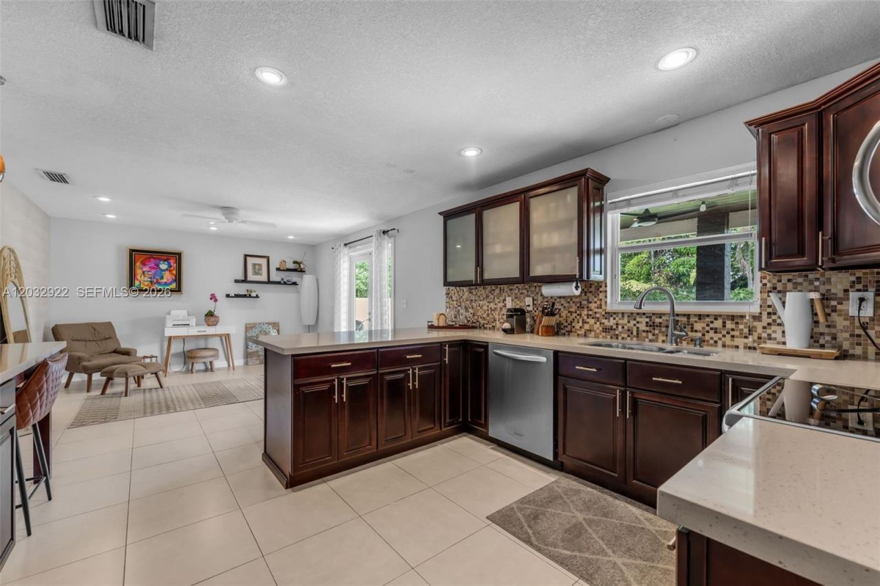 14061 SW 39th St , Miami, FL 33175 Photo