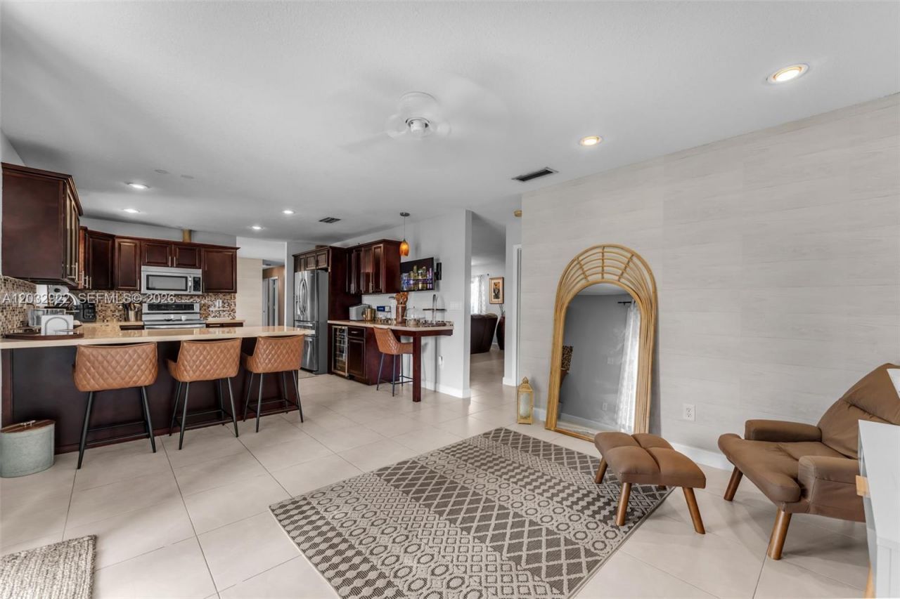14061 SW 39th St , Miami, FL 33175 Photo