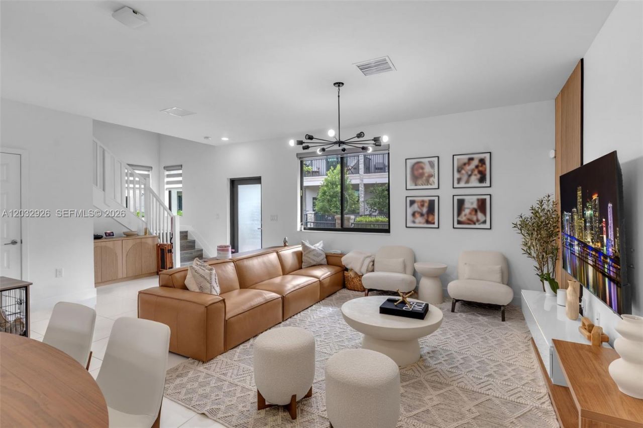 4963 NW 83rd Path , Unit 4963, Doral, FL 33166 Photo