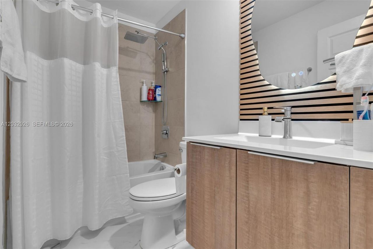 4963 NW 83rd Path , Unit 4963, Doral, FL 33166 Photo